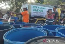 Indonesia's Baznas provides clean water to quake survivors in Flores