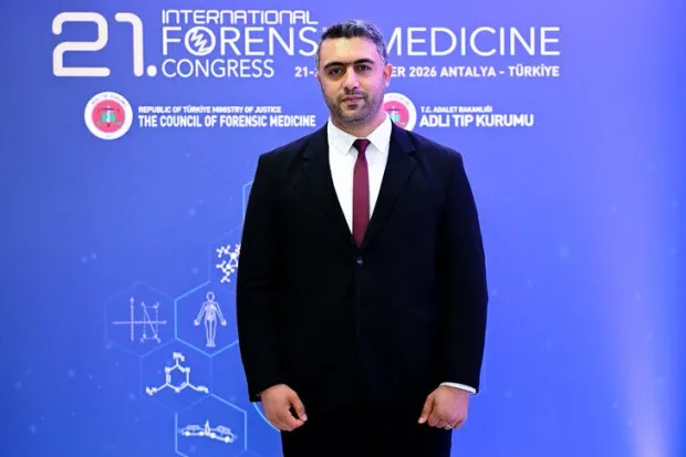 Palestinian unable to return to Gaza works to support aid efforts from Türkiye