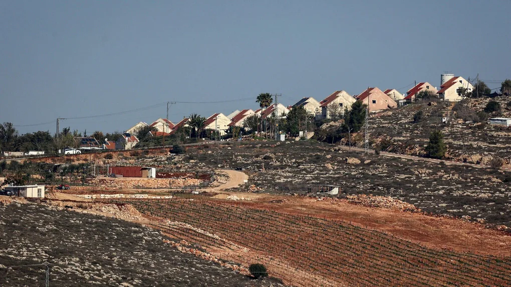 Israel revokes Dutch diplomats’ status over ban on settlement goods