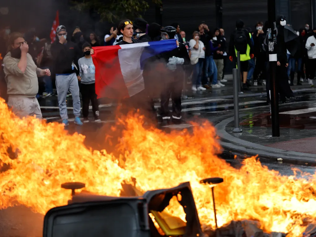Schools shut as violent protest breaks out in France