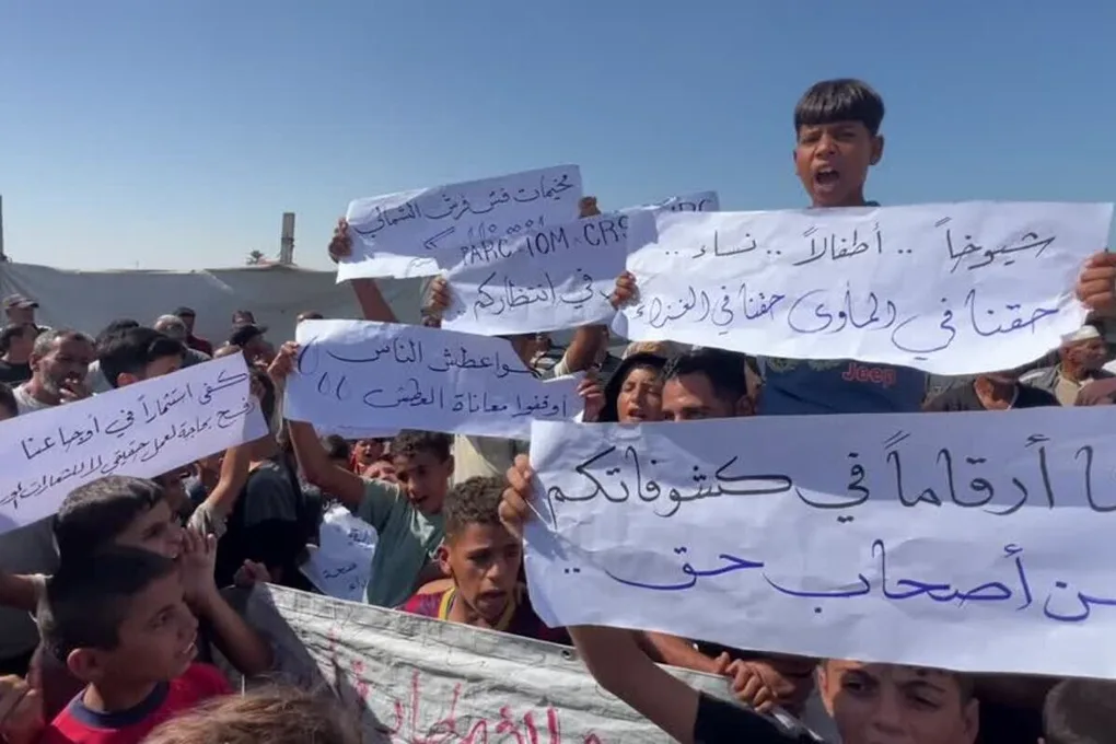Displaced Palestinians in Gaza call for humanitarian aid as winter approaches