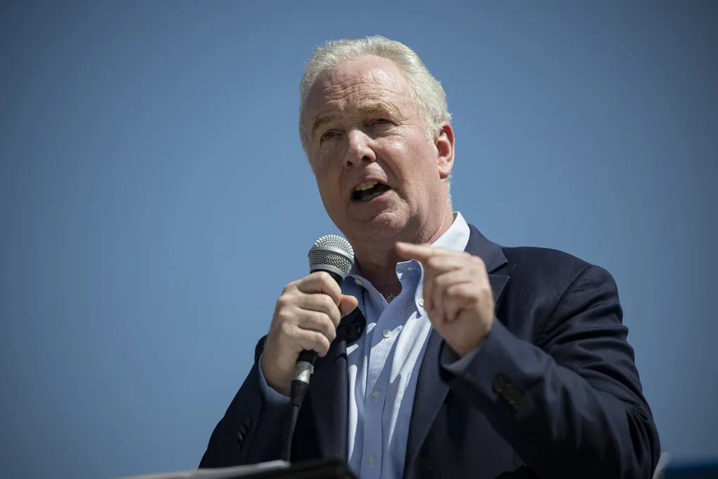 US senator urges Congress to cut off funding for Iran war