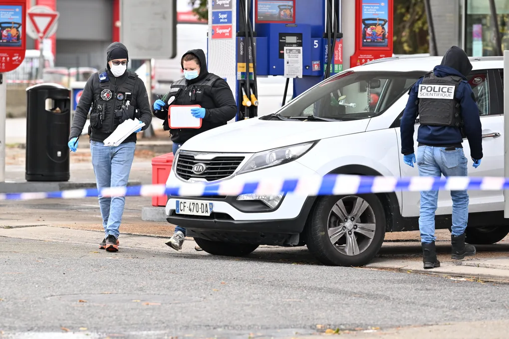 Suspected Islamophobic terror attack after gunman kills one and wounds several near Paris