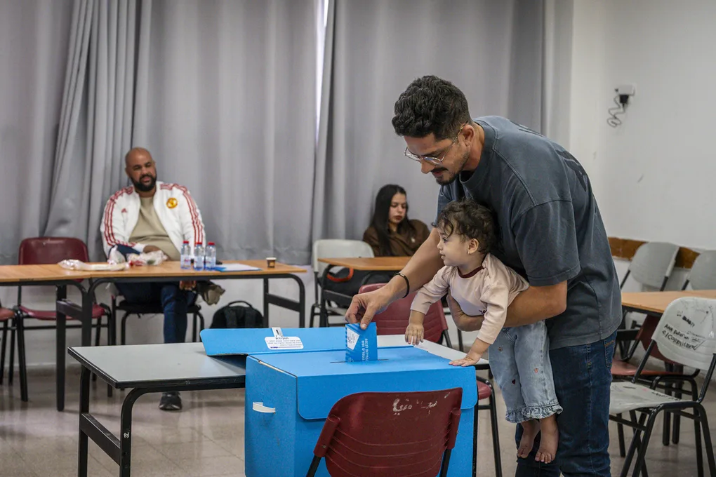 Arab alliance accuses Netanyahu of using fake image to exaggerate voter turnout