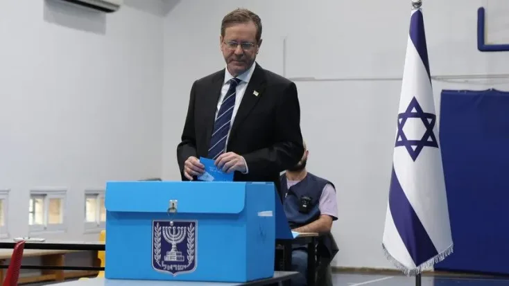 EXPLAINER - President Herzog takes center stage as Israeli election leaves neither main bloc with majority