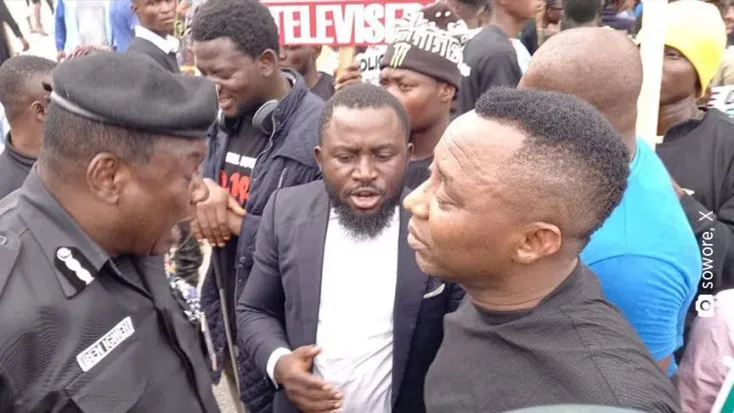 Armed men abduct Nigerian opposition presidential candidate Sowore during campaign visit